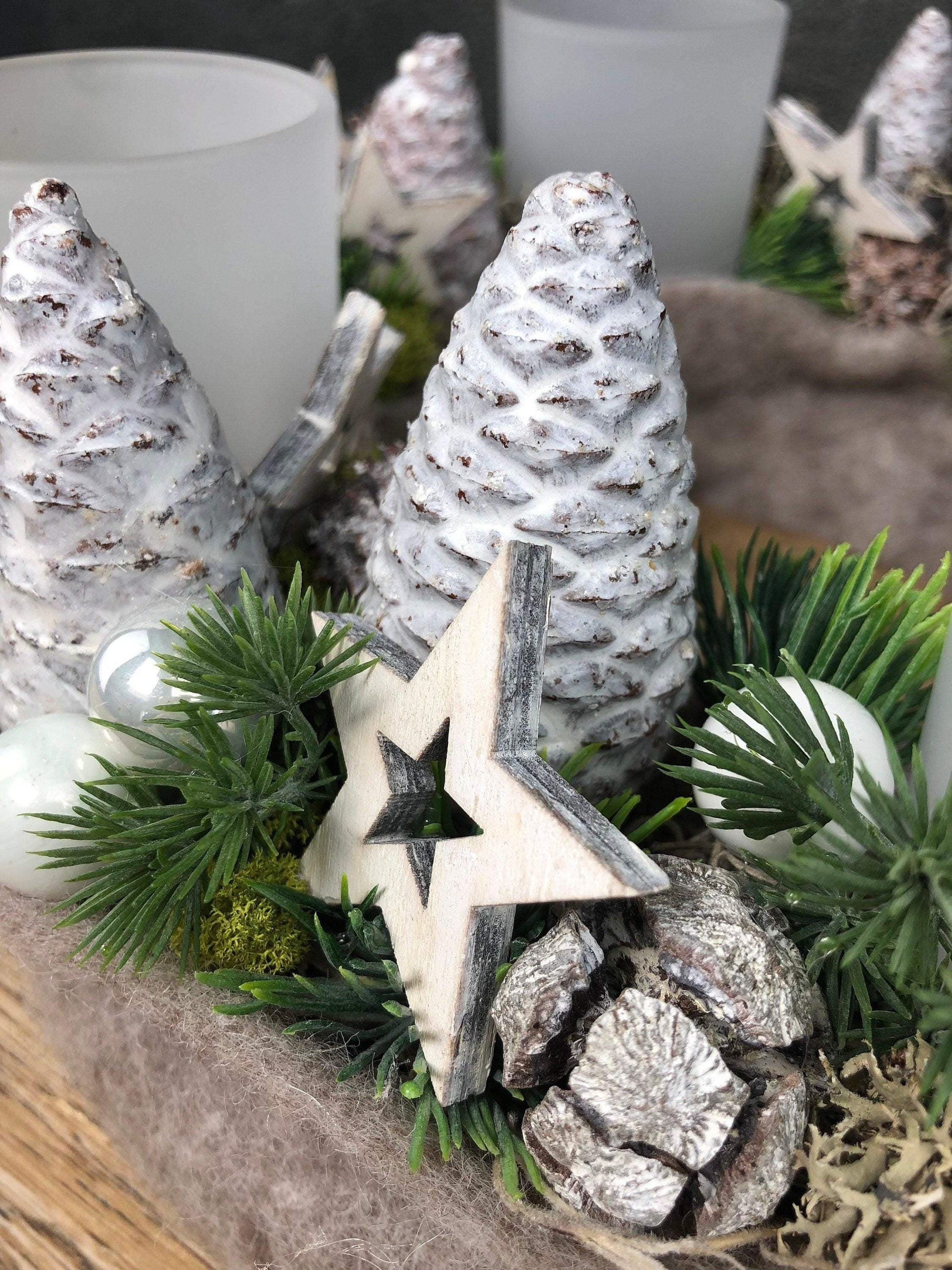 Adventskranz Adventskalender Wachs Zapfen Gläser Maxi Sterne Filz Moos mehrjährig groß rund – handgemacht aus Seiden- und Kunstblumen, langlebig & pflegeleicht von SarahsFlowerStudio