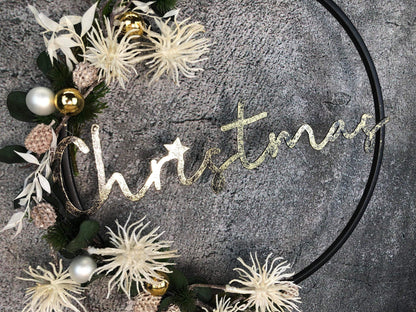Türkranz Kranz Eukalyptus Christmas Advent Modern Ring Fenster Fensterschmuck Fensterdeko Weihnachten – handgemacht aus Seiden- und Kunstblumen, langlebig & pflegeleicht von SarahsFlowerStudio