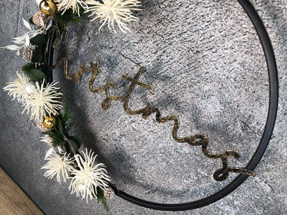 Türkranz Kranz Eukalyptus Christmas Advent Modern Ring Fenster Fensterschmuck Fensterdeko Weihnachten – handgemacht aus Seiden- und Kunstblumen, langlebig & pflegeleicht von SarahsFlowerStudio