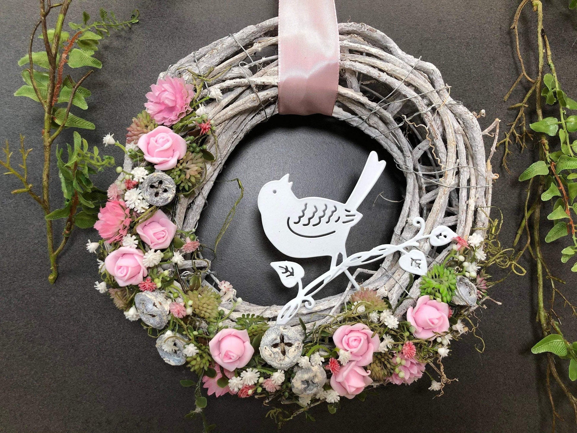 Türkranz Türdeko Türschmuck Modern Ganzjährig Vögel Vogel Rose Schleierkraut Band Tür Schmuck Herbst – handgemacht aus Seiden- und Kunstblumen, langlebig & pflegeleicht von SarahsFlowerStudio