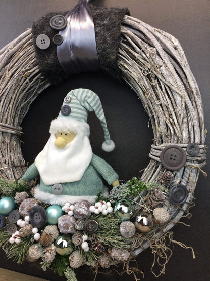 Advent Türkranz Türdeko Türschmuck Weihnachten Weidenkranz Wichtel 37cm Modern – handgemacht aus Seiden- und Kunstblumen, langlebig & pflegeleicht von SarahsFlowerStudio