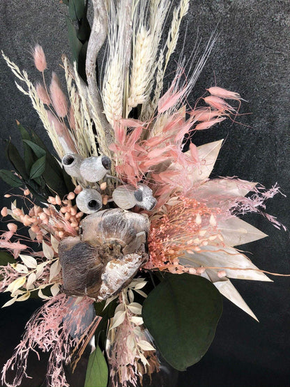 Trockenblumenstrauß Strauß Gräser mit Exoten Tischgesteck Gräser Trockenblumen Trockenmaterial Natur natürlich dried bouquet dried Flowers – handgemacht aus Seiden- und Kunstblumen, langlebig & pflegeleicht von SarahsFlowerStudio