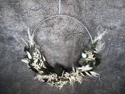 Türkranz Kranz Ring Eukalyptus Gräser Wandkranz Trockenblumen Natur natürlich Hoop Herbst Herbstlich – handgemacht aus Seiden- und Kunstblumen, langlebig & pflegeleicht von SarahsFlowerStudio
