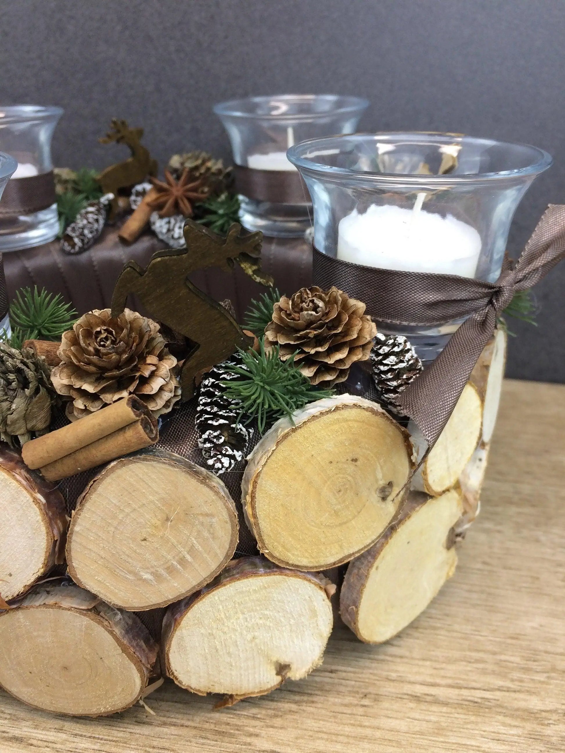 Adventskranz Wunschfarbe Hirsch Zapfen Birke Wunschfarbe Teelicht Anis Zimt – handgemacht aus Seiden- und Kunstblumen, langlebig & pflegeleicht von SarahsFlowerStudio