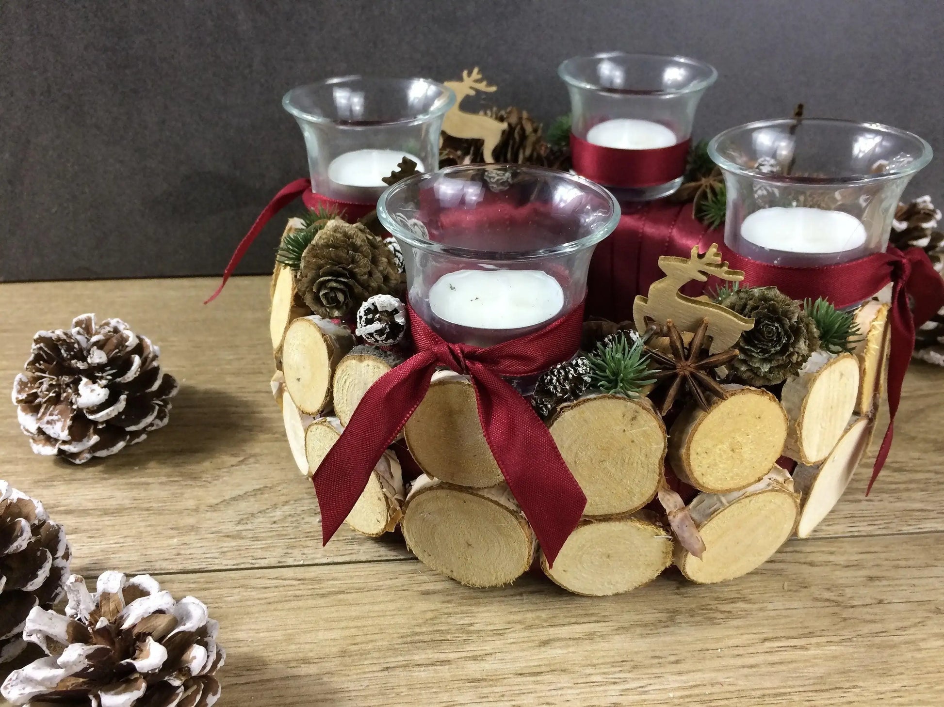 Adventskranz Wunschfarbe Hirsch Zapfen Birke Wunschfarbe Teelicht Anis Zimt – handgemacht aus Seiden- und Kunstblumen, langlebig & pflegeleicht von SarahsFlowerStudio