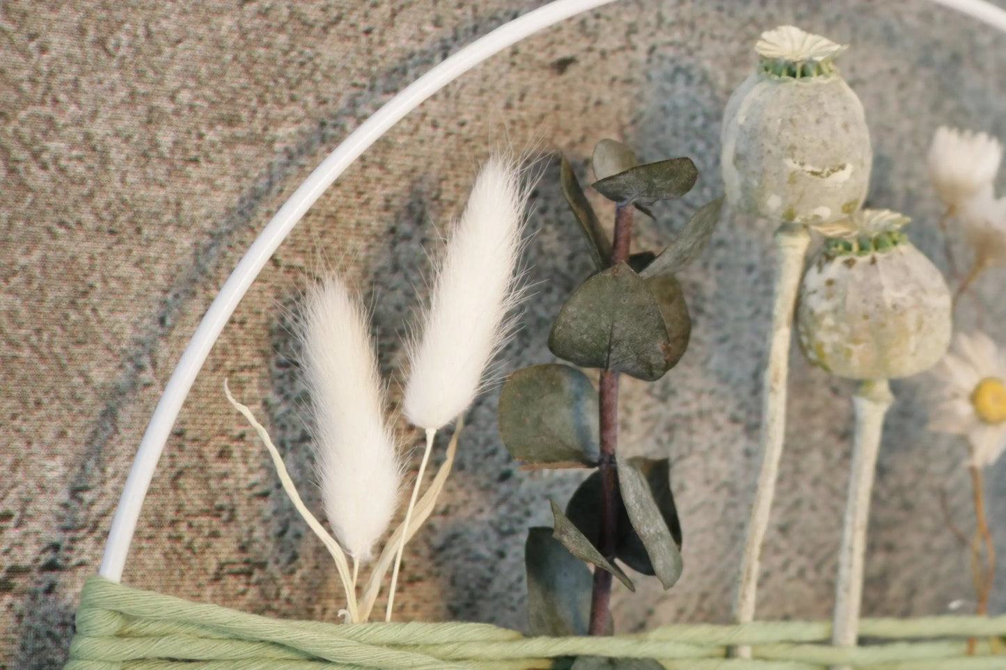 Türkranz Kranz Ring Gräser Wandkranz Trockenblumen Natur natürlich Hoop Fensterdeko – handgemacht aus Seiden- und Kunstblumen, langlebig & pflegeleicht von SarahsFlowerStudio