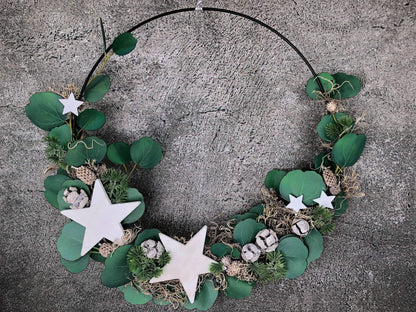 Ring Fensterdeko Eukalyptus Türkranz Advent Modern Ring Fenster Fensterschmuck Deko Weihnachten Wandschmuck – handgemacht aus Seiden- und Kunstblumen, langlebig & pflegeleicht von SarahsFlowerStudio