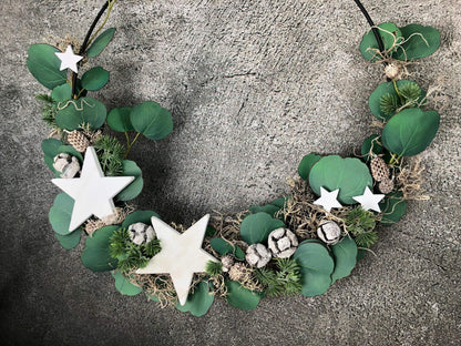 Ring Fensterdeko Eukalyptus Türkranz Advent Modern Ring Fenster Fensterschmuck Deko Weihnachten Wandschmuck – handgemacht aus Seiden- und Kunstblumen, langlebig & pflegeleicht von SarahsFlowerStudio