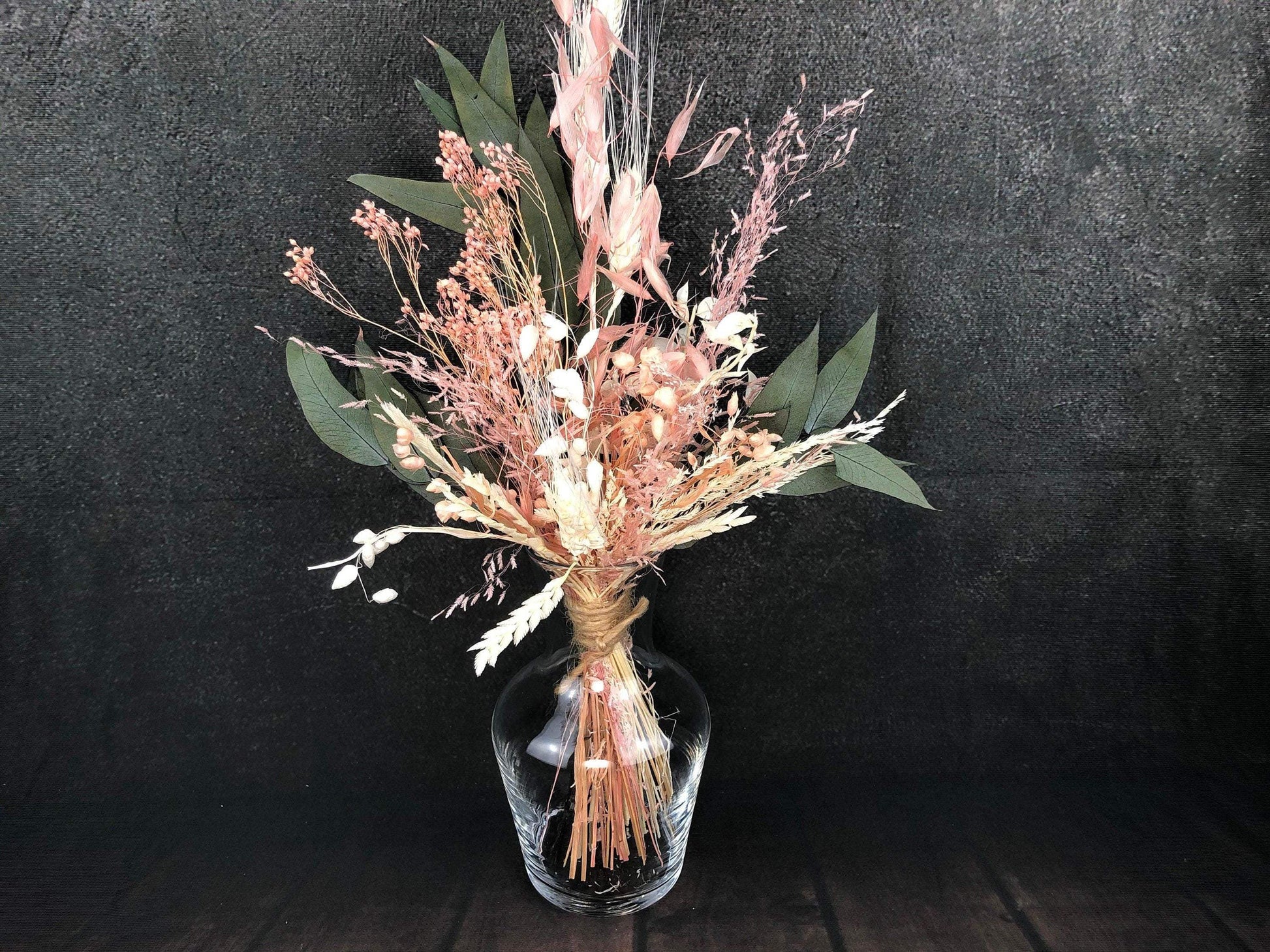 Trockenblumenstrauß Strauß Gräser mit Exoten Eukalyptus Gräser Trockenblumen Trockenmaterial Natur natürlich dried bouquet dried Flowers – handgemacht aus Seiden- und Kunstblumen, langlebig & pflegeleicht von SarahsFlowerStudio