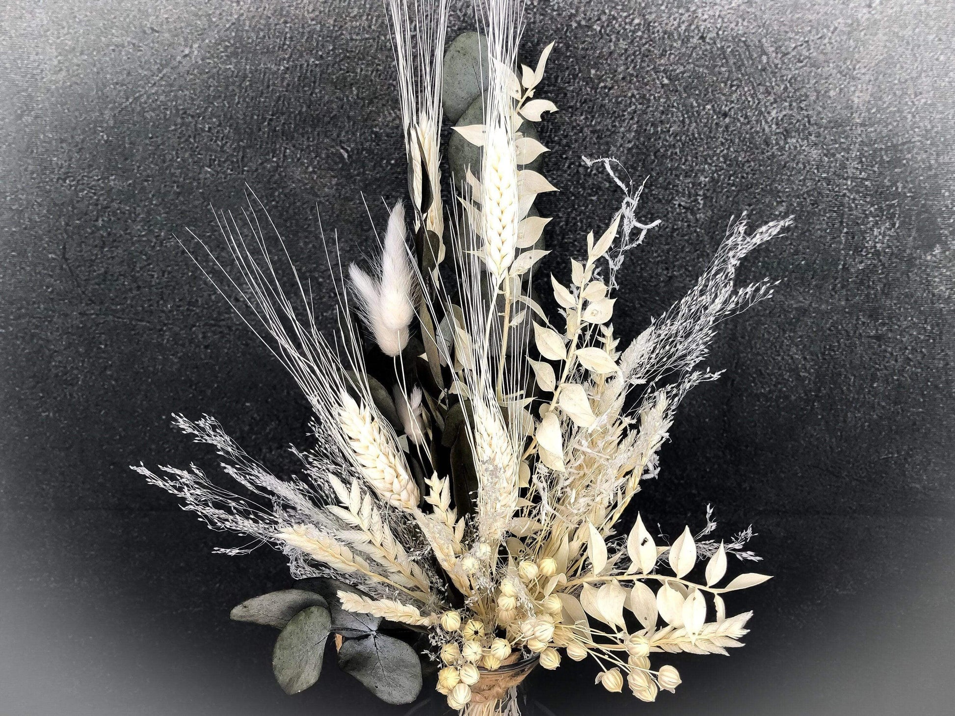 Trockenblumenstrauß Strauß Gräser mit Exoten Eukalyptus Gräser Trockenblumen Trockenmaterial Natur natürlich dried bouquet dried Flowers – handgemacht aus Seiden- und Kunstblumen, langlebig & pflegeleicht von SarahsFlowerStudio