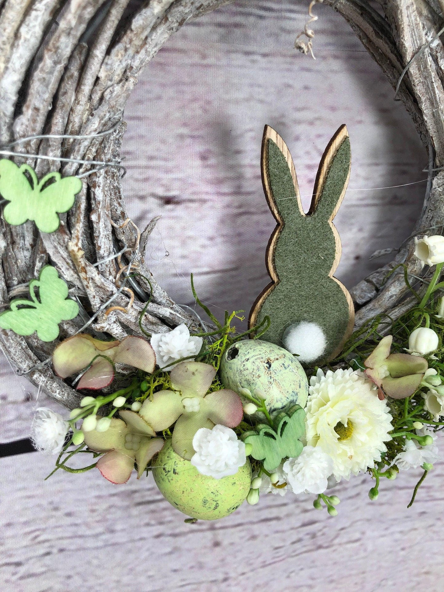 Frühlingskranz Türdeko mit Hasen, Eiern & Schleierkraut – Osterkranz Seidenblumen – Türkranz – SarahsFlowerStudio