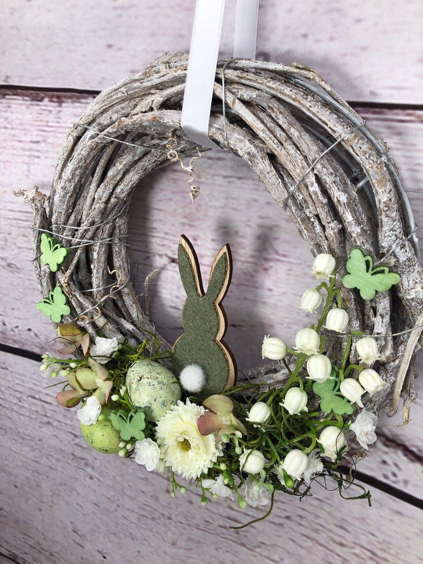 Frühlingskranz Türdeko mit Hasen, Eiern & Schleierkraut – Osterkranz Seidenblumen – Türkranz – SarahsFlowerStudio