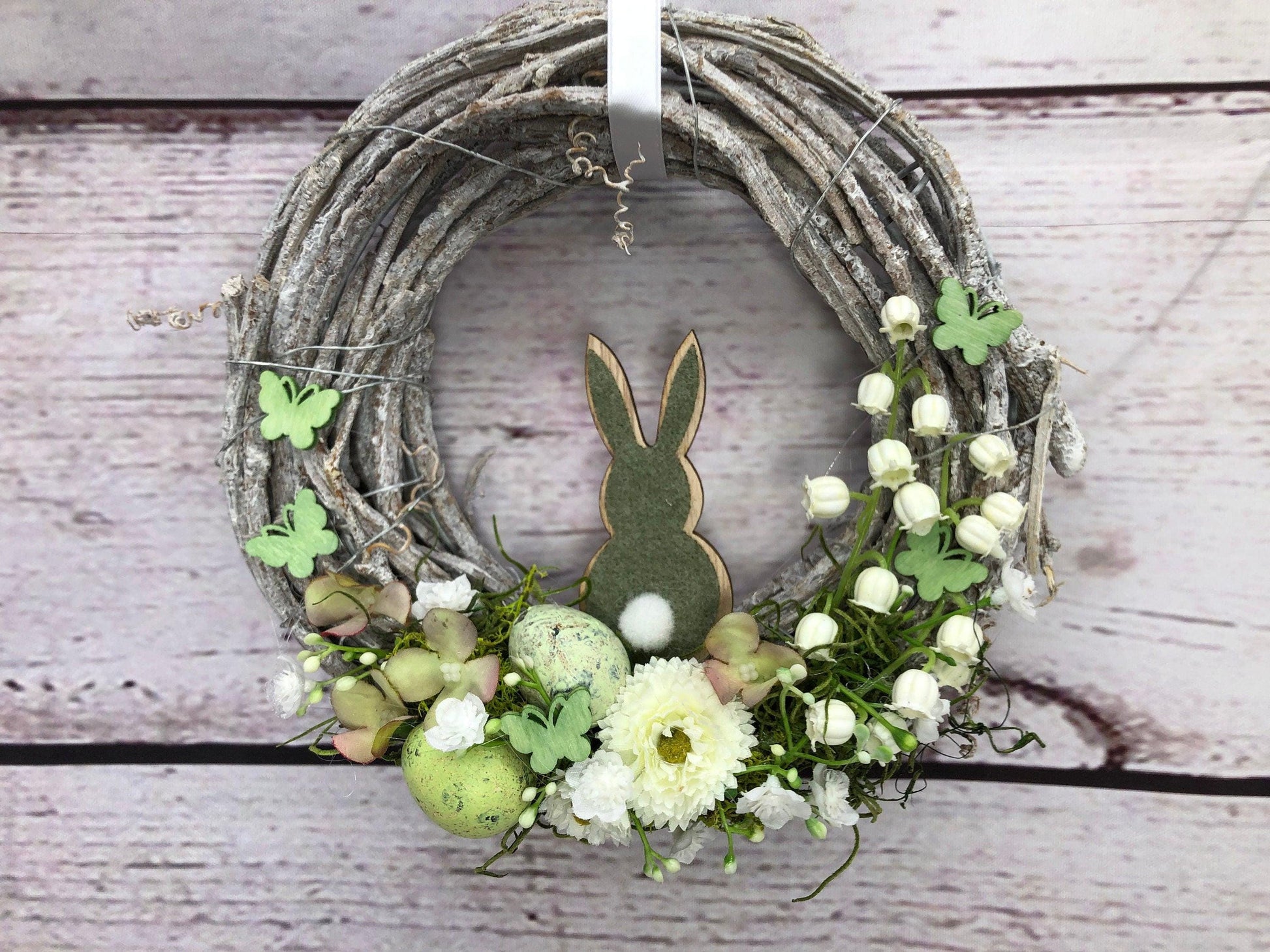Frühlingskranz Türdeko mit Hasen, Eiern & Schleierkraut – Osterkranz Seidenblumen – Türkranz – SarahsFlowerStudio