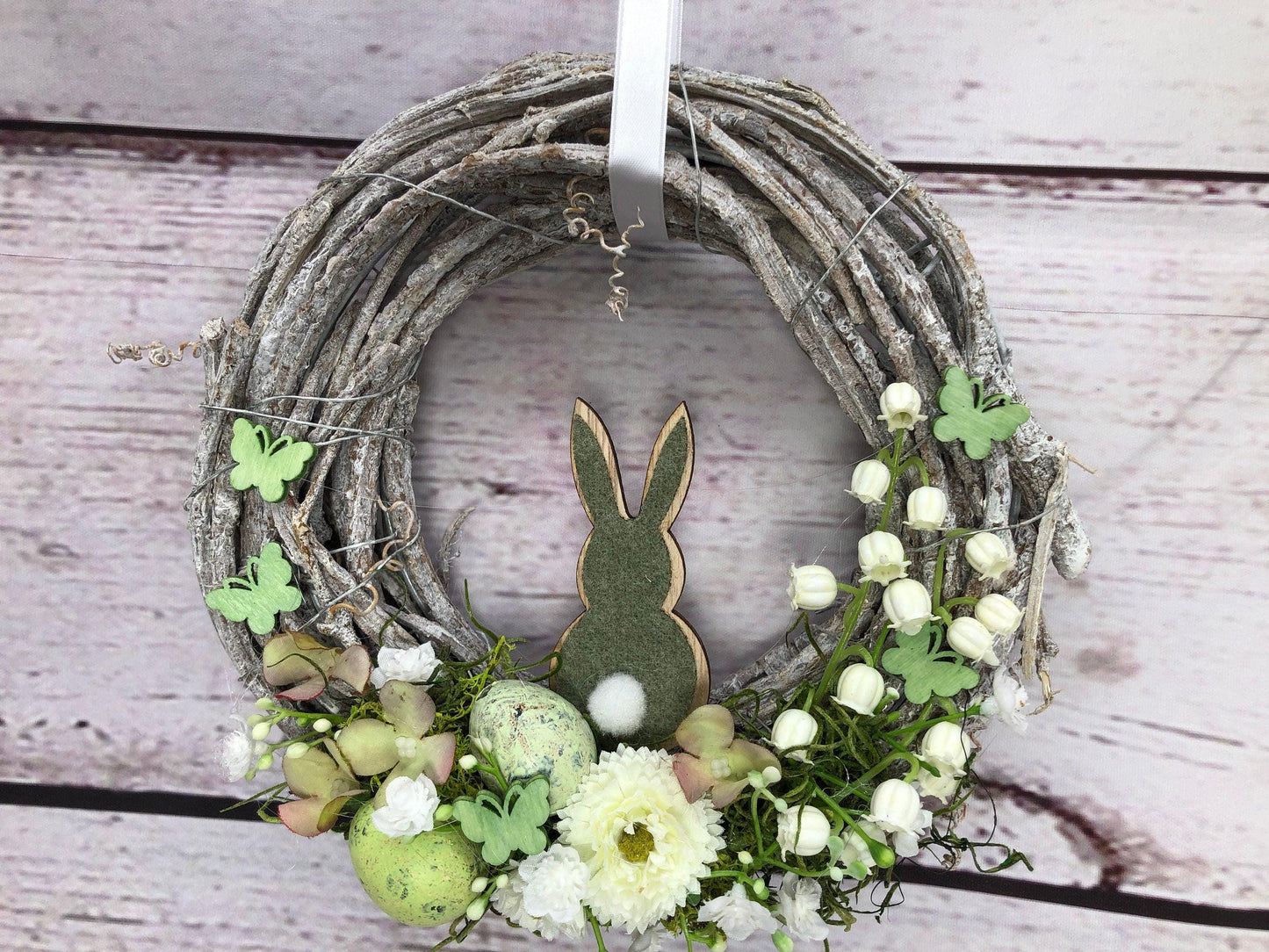 Frühlingskranz Türdeko mit Hasen, Eiern & Schleierkraut – Osterkranz Seidenblumen – Türkranz – SarahsFlowerStudio