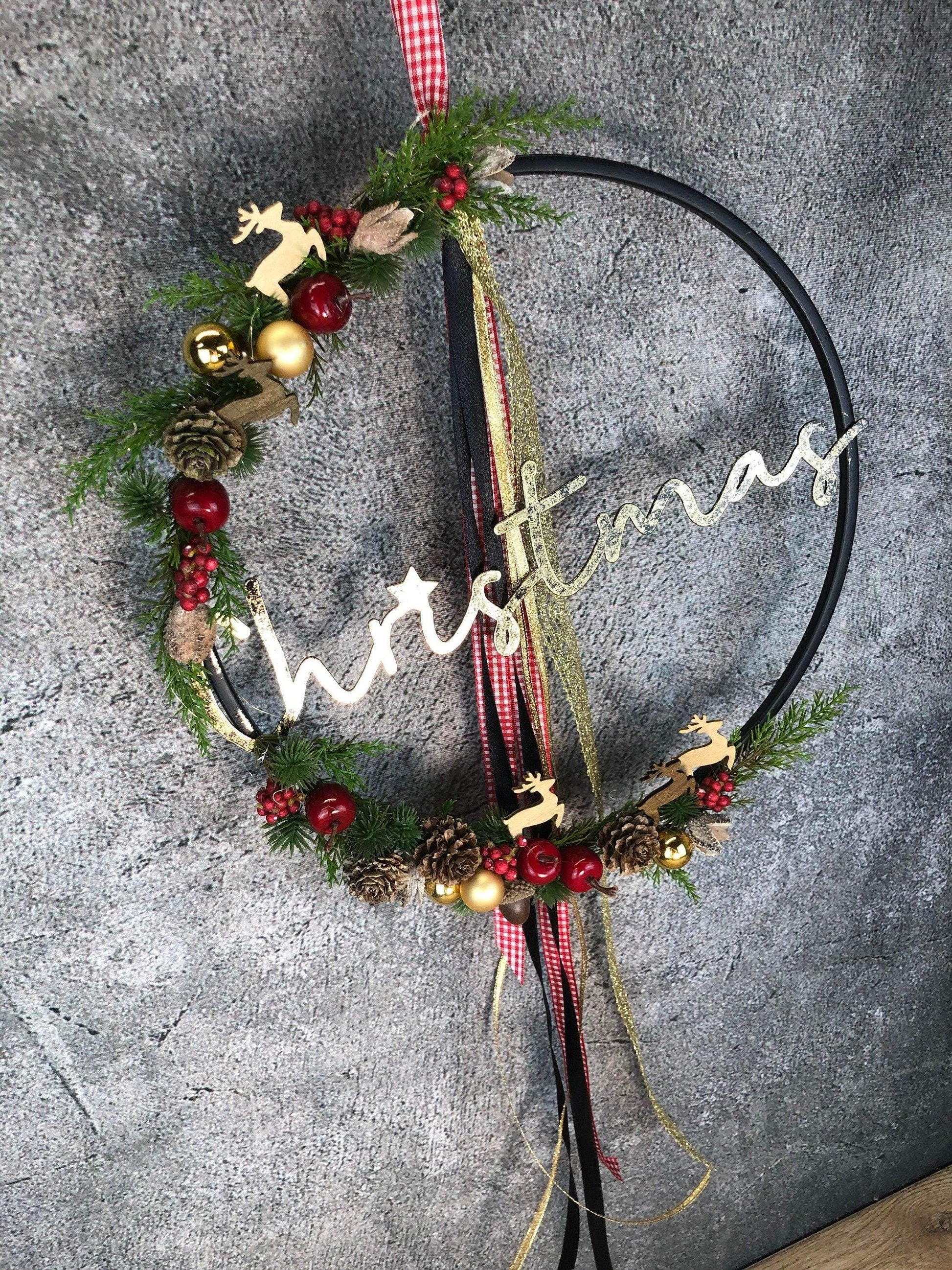 Türkranz Kranz Christmas Advent Modern Ring Fenster Fensterschmuck Fensterdeko Deko Weihnachten Zapfen Wachszapfen – handgemacht aus Seiden- und Kunstblumen, langlebig & pflegeleicht von SarahsFlowerStudio