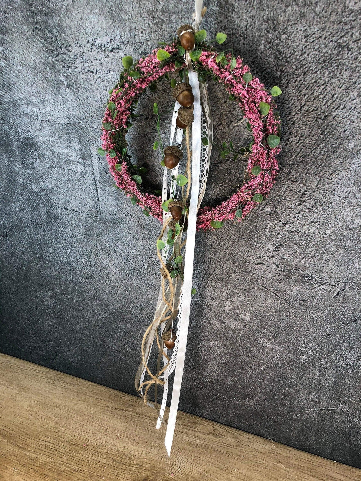 Türkranz Heide Erika Herz Eicheln Eichel Herbst Herbstlich Türschmuck Modern Wunschfarbe Wunschgröße Tür Schmuck ganzjährig – handgemacht aus Seiden- und Kunstblumen, langlebig & pflegeleicht von SarahsFlowerStudio