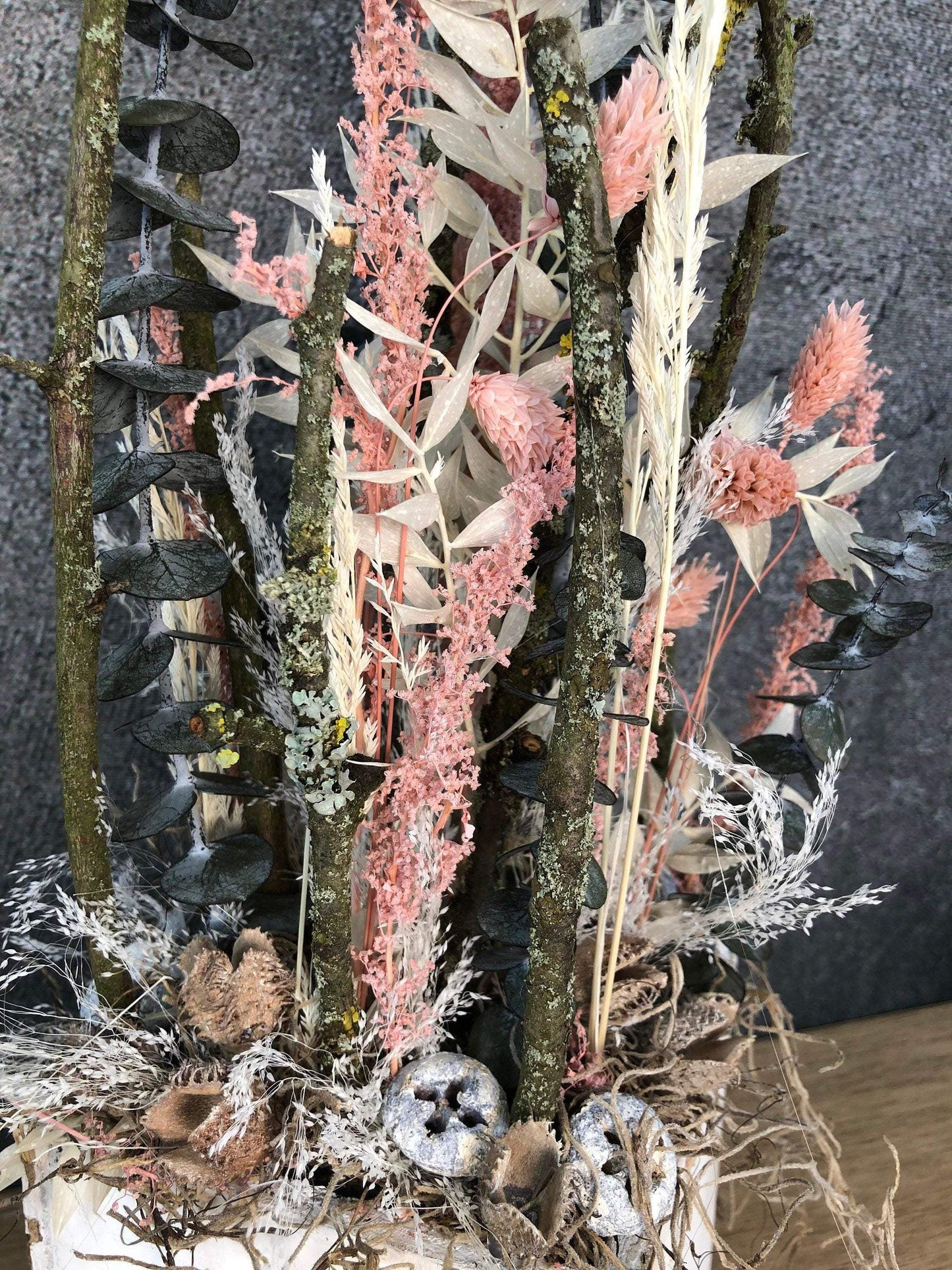 Tischdeko Blumen Tischgesteck Kerze Schublade Gräser Trockenblumen Trockenmaterial Natur natürlich dried bouquet dried Flowers – handgemacht aus Seiden- und Kunstblumen, langlebig & pflegeleicht von SarahsFlowerStudio