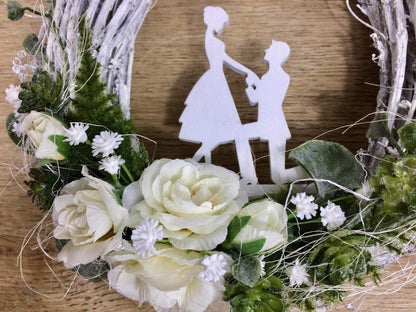 Türkranz 20cm Türdeko Türschmuck Hochzeit Rosen Schleierkraut Hochzeitspaar Weiß SukkulentenModern ganzjährig Tür Schmuck Herbst – handgemacht aus Seiden- und Kunstblumen, langlebig & pflegeleicht von SarahsFlowerStudio