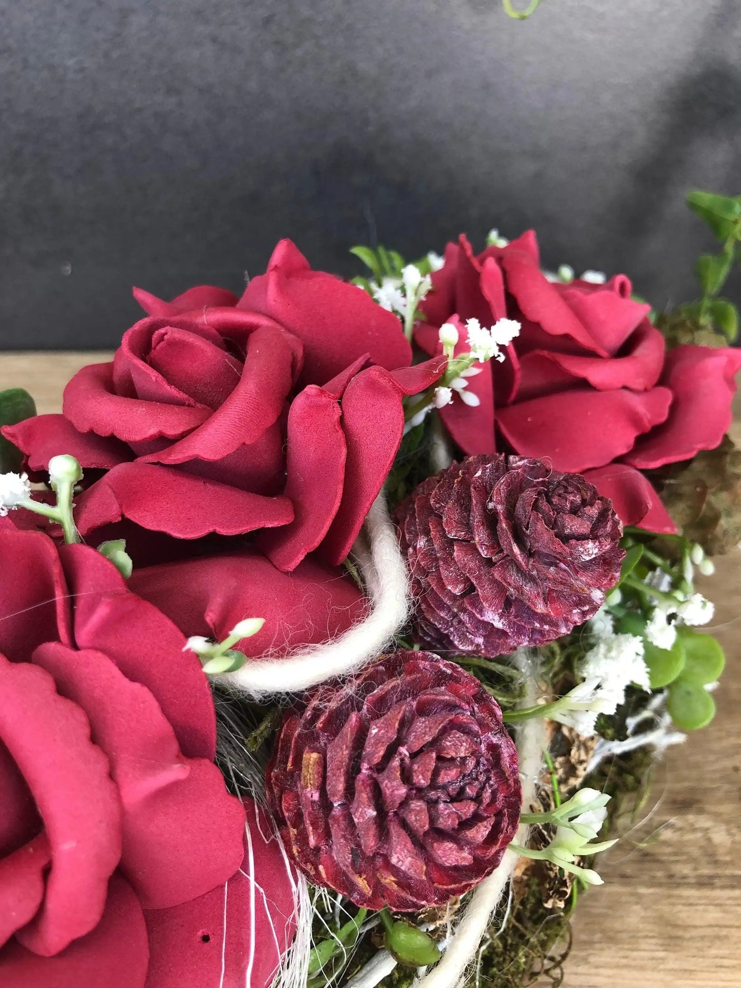 Grabgesteck Grabschmuck 35cm Grabdeko Grabdekoration – handgemacht aus Seiden- und Kunstblumen, langlebig & pflegeleicht von SarahsFlowerStudio