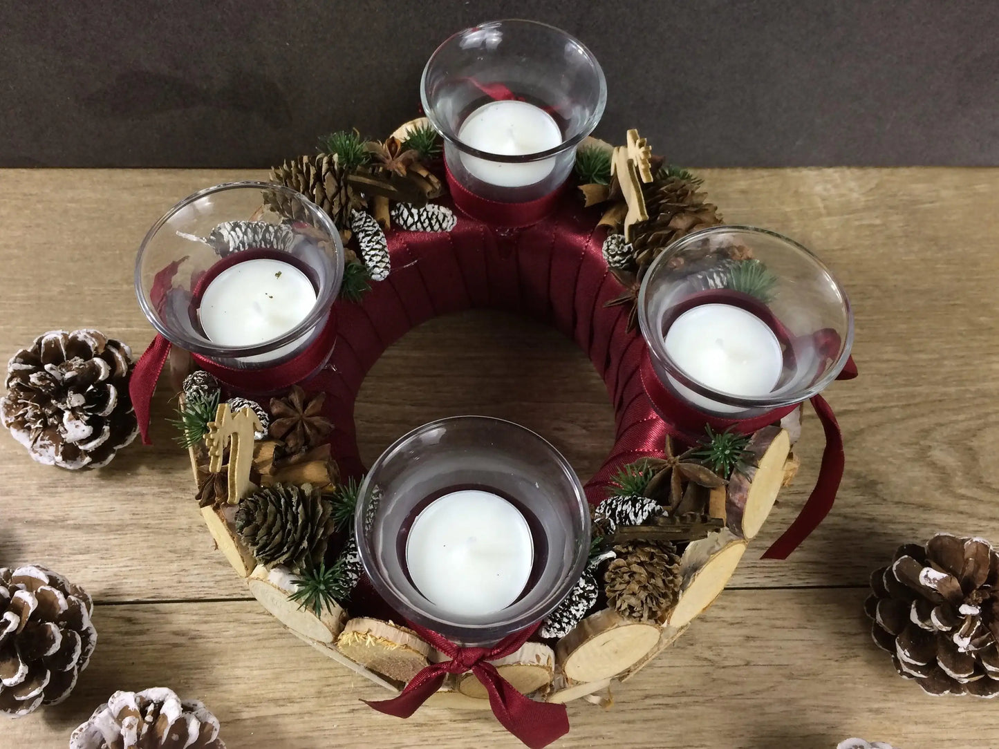 Adventskranz Wunschfarbe Hirsch Zapfen Birke Wunschfarbe Teelicht Anis Zimt – handgemacht aus Seiden- und Kunstblumen, langlebig & pflegeleicht von SarahsFlowerStudio