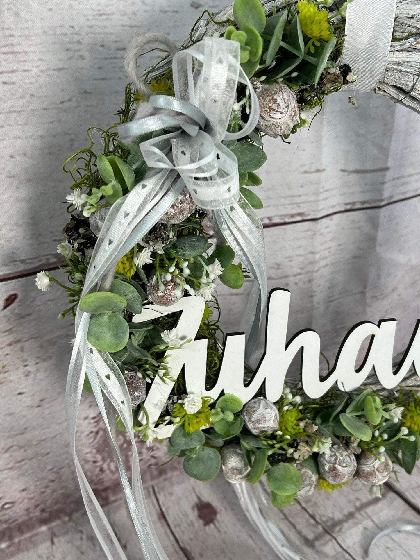 Türkranz Türdeko Türschmuck Frühling Schriftzug Zuhause Modern Tür Schmuck Eukalyptus – handgemacht aus Seiden- und Kunstblumen, langlebig & pflegeleicht von SarahsFlowerStudio
