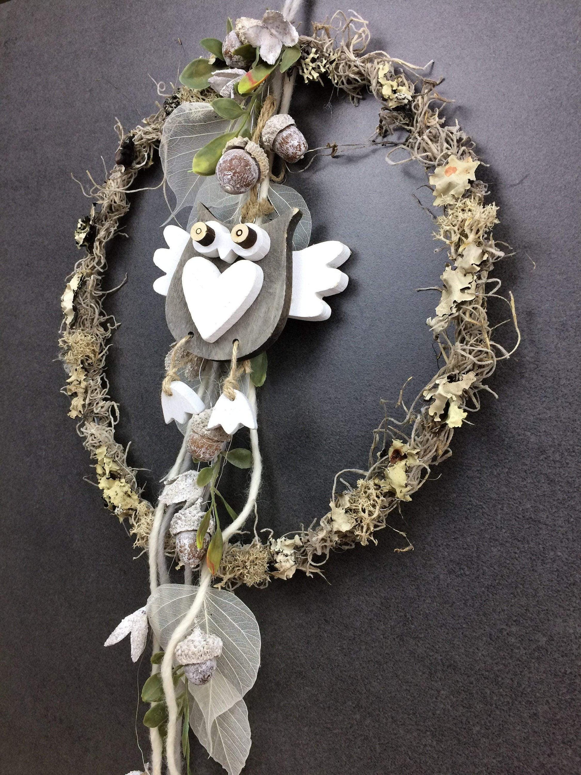 Türkranz Herbst Herbstlich Türschmuck Modern Eule Wunschgröße Tür Schmuck ganzjährig Boho Eicheln Filz Natur Moos Skelettblätter Buchecker – handgemacht aus Seiden- und Kunstblumen, langlebig & pflegeleicht von SarahsFlowerStudio