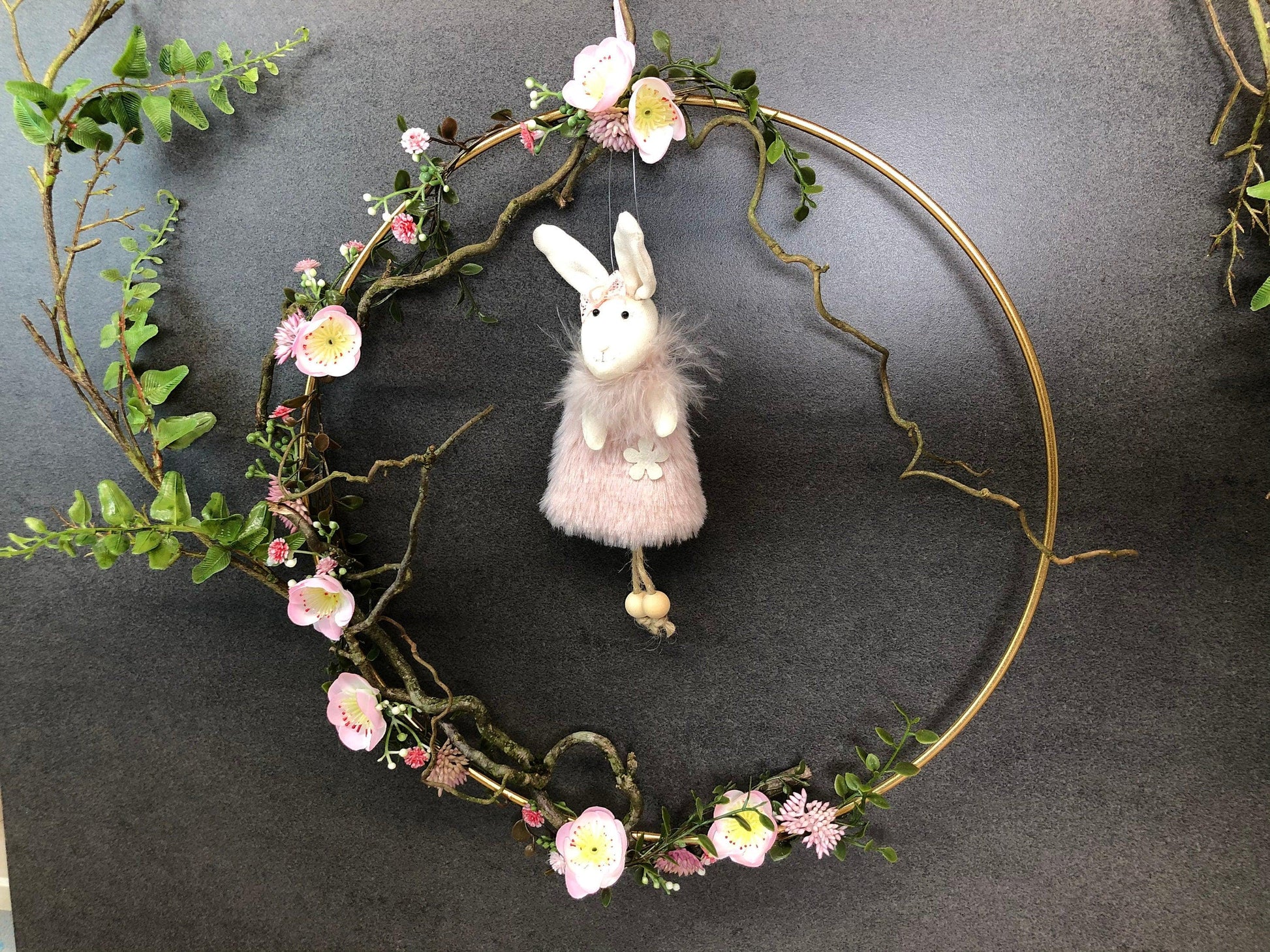 Türkranz Frühling modern mit Hasen – Seidenblumen Türdeko ganzjährig – Türkranz – SarahsFlowerStudio