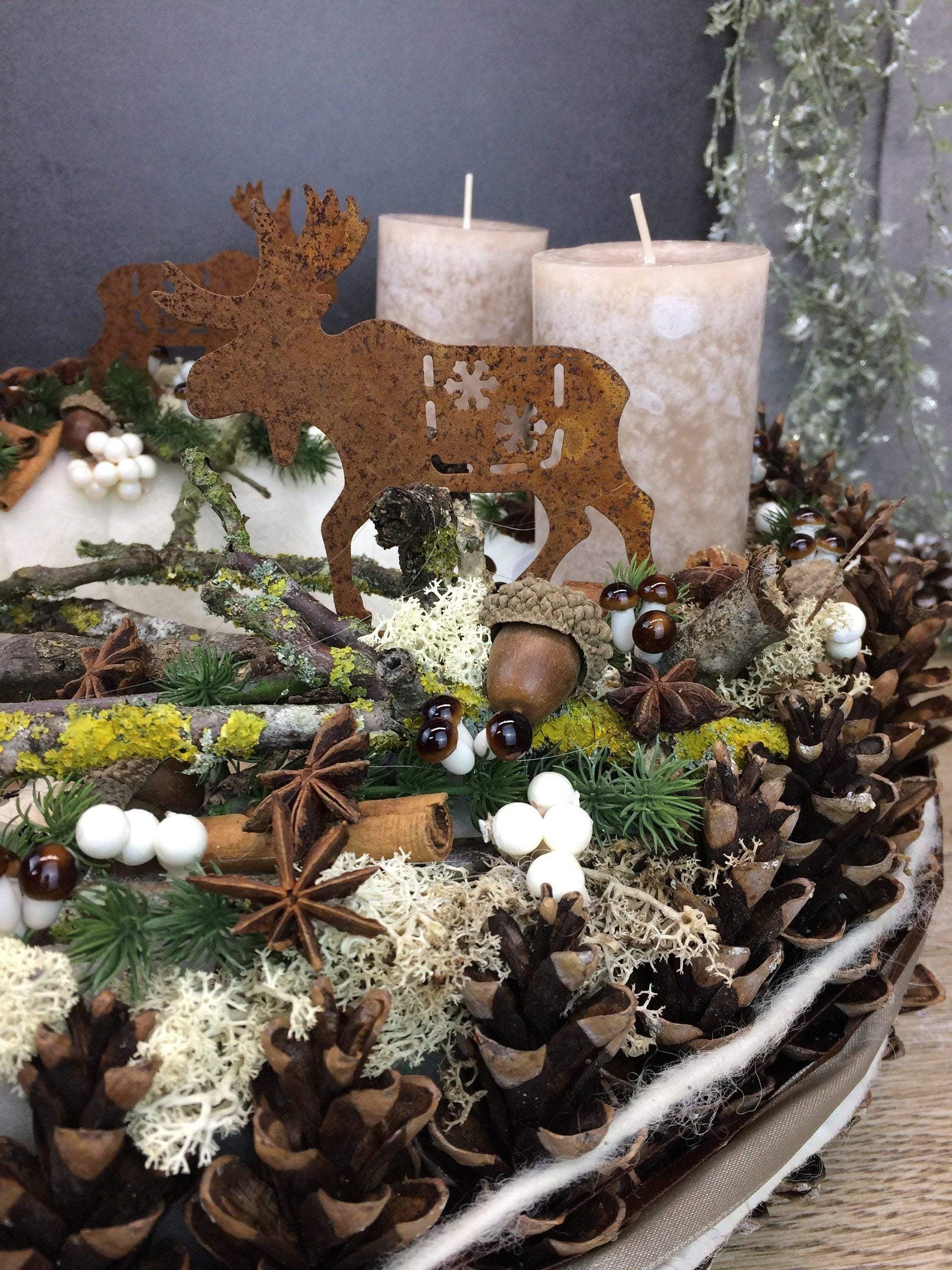 Adventskranz Adventskalender Zapfen Pilz Elch Zimt Kerzen Tanne Filz Modern Natürlich Getrocknet Künstlich Haltbar – handgemacht aus Seiden- und Kunstblumen, langlebig & pflegeleicht von SarahsFlowerStudio