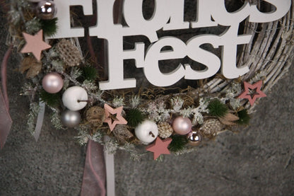Türkranz Frohes Fest Türschmuck Weihnachten Weidenkranz Zapfen Kugeln Stern Apfel Knöpfe Tanne Band Modern – handgemacht aus Seiden- und Kunstblumen, langlebig & pflegeleicht von SarahsFlowerStudio