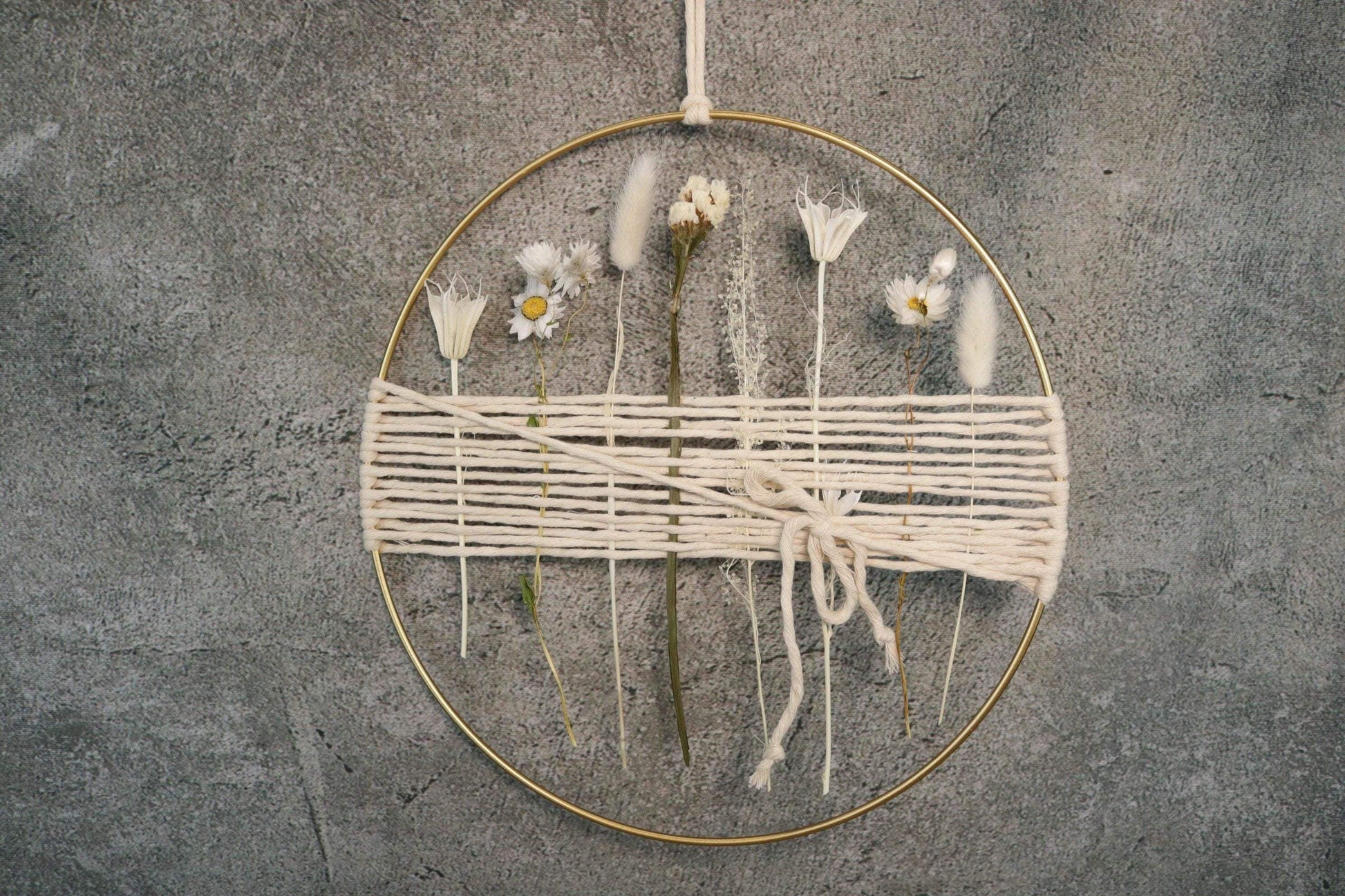 Türkranz Kranz Ring Gräser Wandkranz Trockenblumen Natur natürlich Hoop Fensterdeko – handgemacht aus Seiden- und Kunstblumen, langlebig & pflegeleicht von SarahsFlowerStudio