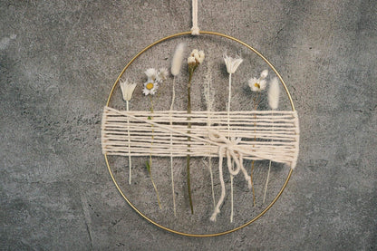 Türkranz Kranz Ring Gräser Wandkranz Trockenblumen Natur natürlich Hoop Fensterdeko – handgemacht aus Seiden- und Kunstblumen, langlebig & pflegeleicht von SarahsFlowerStudio