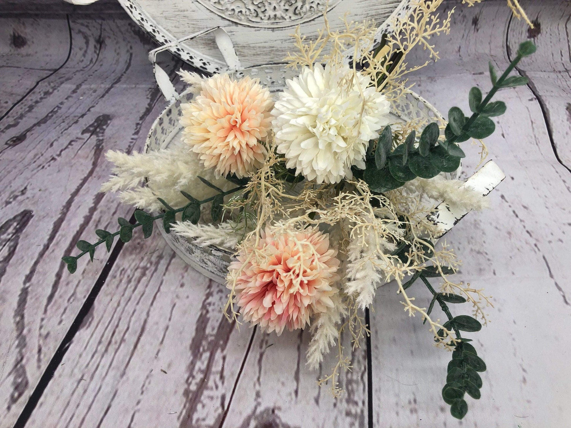 Wiesenblumen Strauß mit Eukalyptus künstlich Blumen Sommer Frühling ganzjährig Modern Blüten – handgemacht aus Seiden- und Kunstblumen, langlebig & pflegeleicht von SarahsFlowerStudio