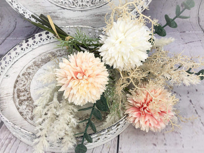 Wiesenblumen Strauß mit Eukalyptus künstlich Blumen Sommer Frühling ganzjährig Modern Blüten – handgemacht aus Seiden- und Kunstblumen, langlebig & pflegeleicht von SarahsFlowerStudio