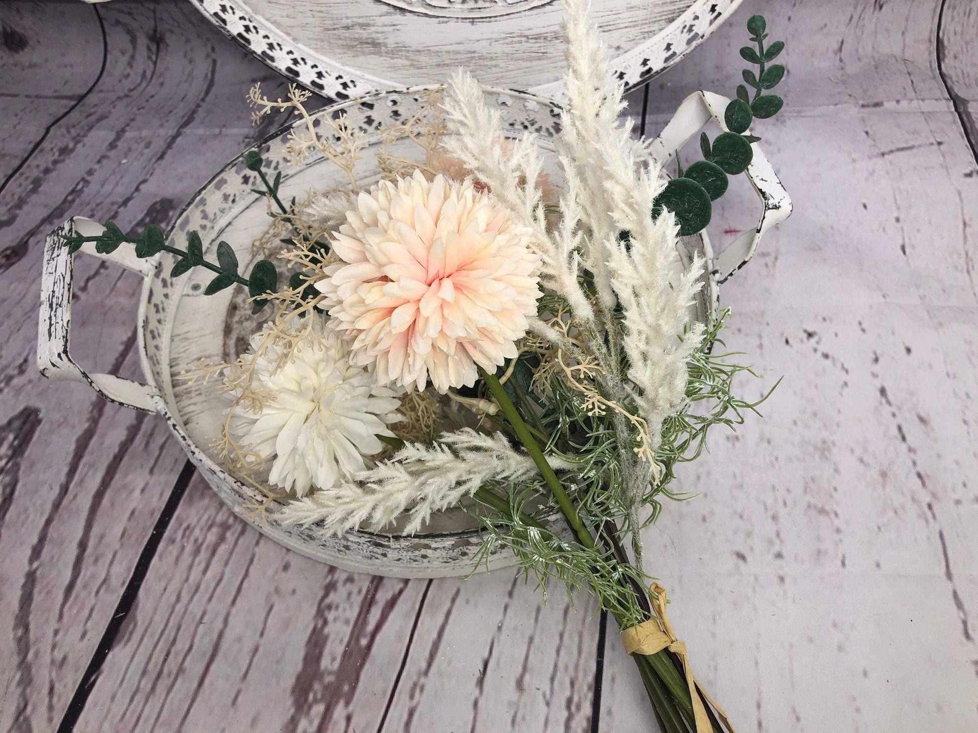 Wiesenblumen Strauß mit Eukalyptus künstlich Blumen Sommer Frühling ganzjährig Modern Blüten – handgemacht aus Seiden- und Kunstblumen, langlebig & pflegeleicht von SarahsFlowerStudio