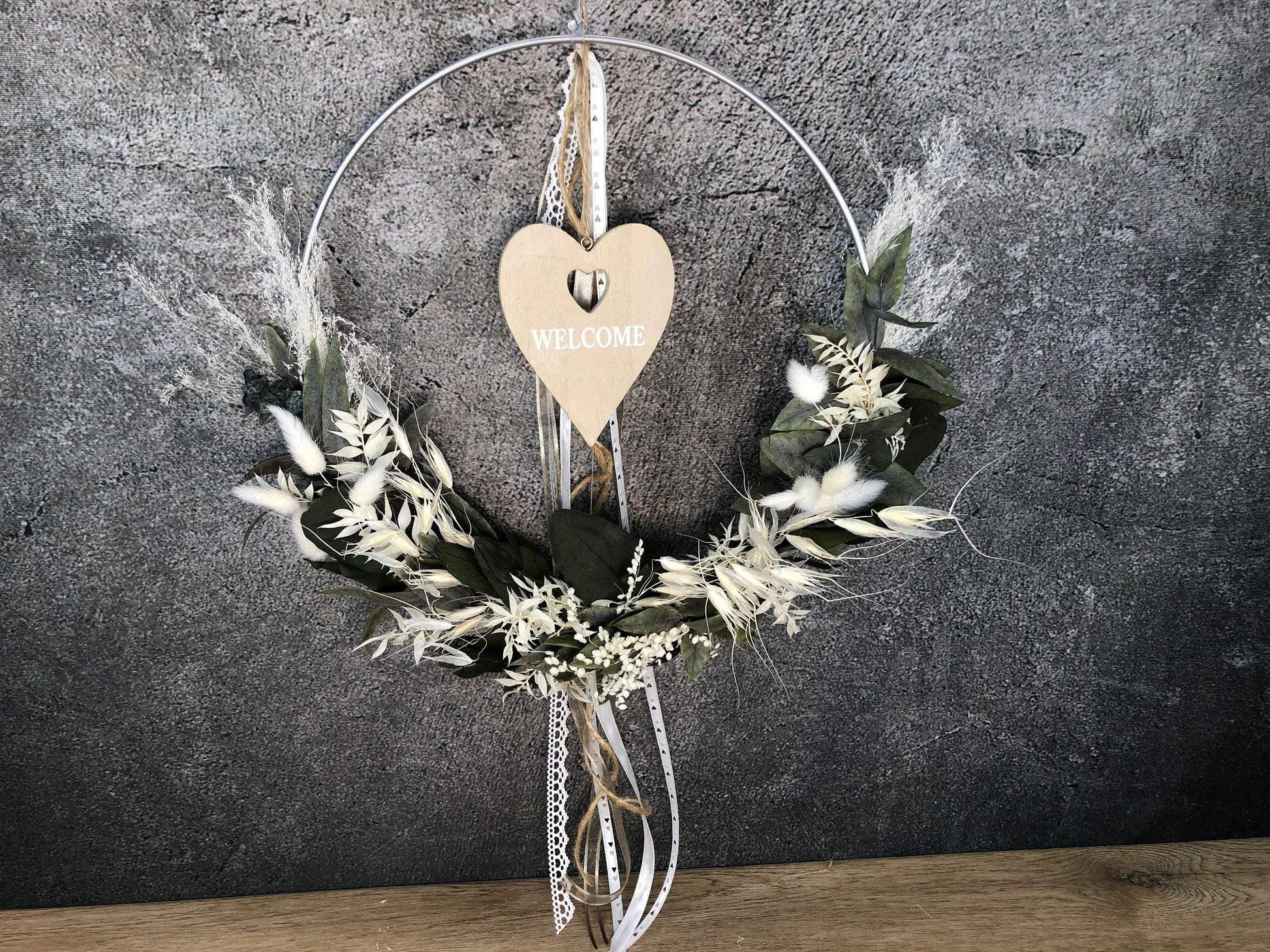 Türkranz Welcome Herz Kranz Ring Eukalyptus Gräser Wandkranz Trockenblumen Natur natürlich Hoop Herbst Herbstlich – handgemacht aus Seiden- und Kunstblumen, langlebig & pflegeleicht von SarahsFlowerStudio
