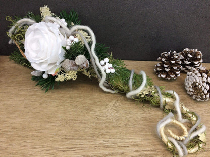 Grabgesteck zum legen Grabstrauß Liege Bukett Rose zum legen Allerheiligen Wachsrosen Wachsrose Islandmoos Christrosen Rosen Grabdekoration – handgemacht aus Seiden- und Kunstblumen, langlebig & pflegeleicht von SarahsFlowerStudio
