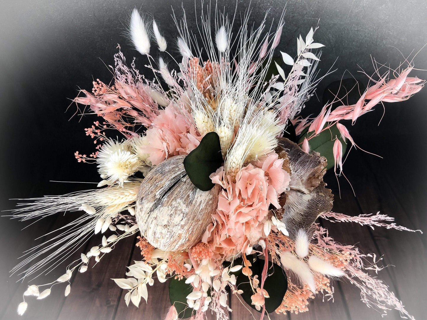 Strauß Gefriergetrocknet Hortensie mit Exoten Tischgesteck Gräser Trockenblumen Trockenmaterial Natur natürlich dried bouquet dried Flowers – handgemacht aus Seiden- und Kunstblumen, langlebig & pflegeleicht von SarahsFlowerStudio
