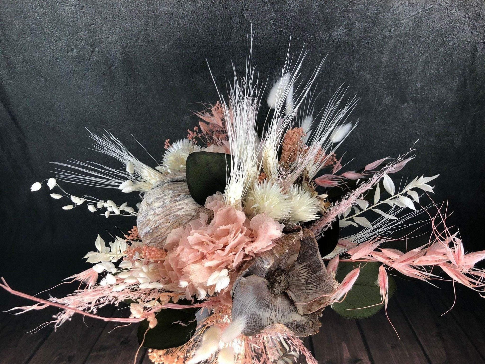 Strauß Gefriergetrocknet Hortensie mit Exoten Tischgesteck Gräser Trockenblumen Trockenmaterial Natur natürlich dried bouquet dried Flowers – handgemacht aus Seiden- und Kunstblumen, langlebig & pflegeleicht von SarahsFlowerStudio