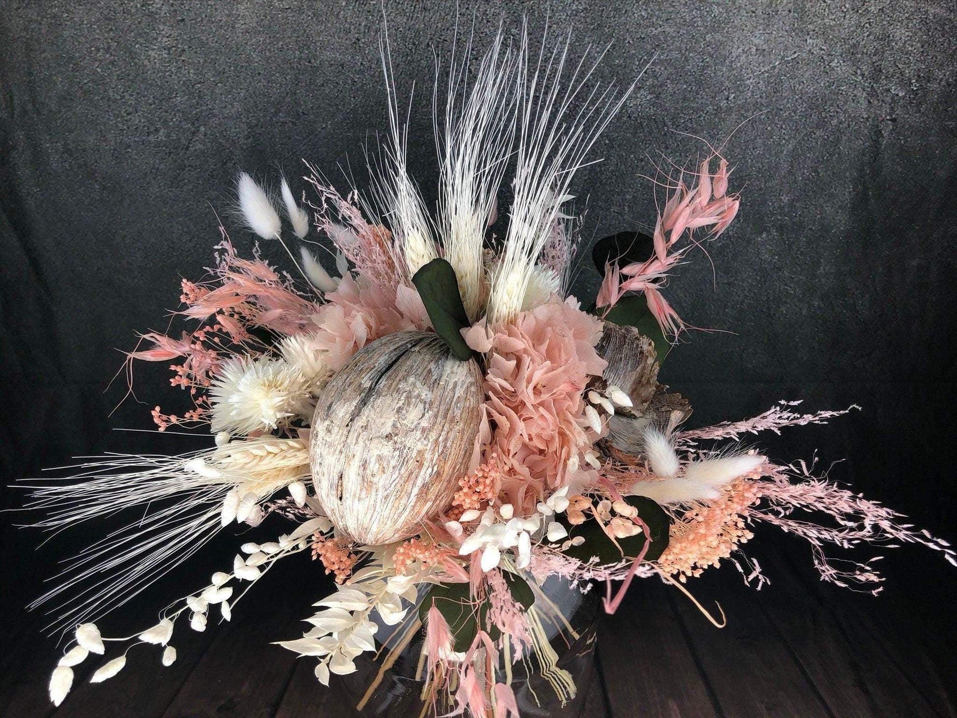 Strauß Gefriergetrocknet Hortensie mit Exoten Tischgesteck Gräser Trockenblumen Trockenmaterial Natur natürlich dried bouquet dried Flowers – handgemacht aus Seiden- und Kunstblumen, langlebig & pflegeleicht von SarahsFlowerStudio