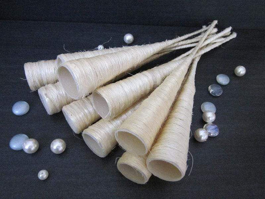 10 Sisaltüten 30cm in Creme Sisaltrichter – handgemacht aus Seiden- und Kunstblumen, langlebig & pflegeleicht von SarahsFlowerStudio
