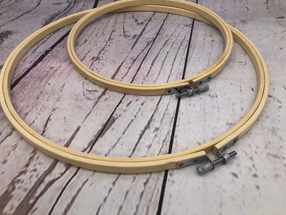 Stickrahmen Nähring Stickring Holzring Ring Bastelring Basteln Traumfänger Makramee Trockenblumen – handgemacht aus Seiden- und Kunstblumen, langlebig & pflegeleicht von SarahsFlowerStudio