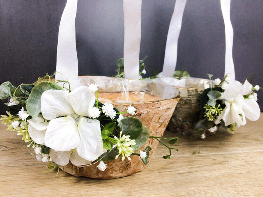 Blumenmädchen Korb Blumenmädchen Korb Blumenkörbchen Streukörbchen Blumenstreukörbchen Birke Eukalyptus Hortensie – handgemacht aus Seiden- und Kunstblumen, langlebig & pflegeleicht von SarahsFlowerStudio