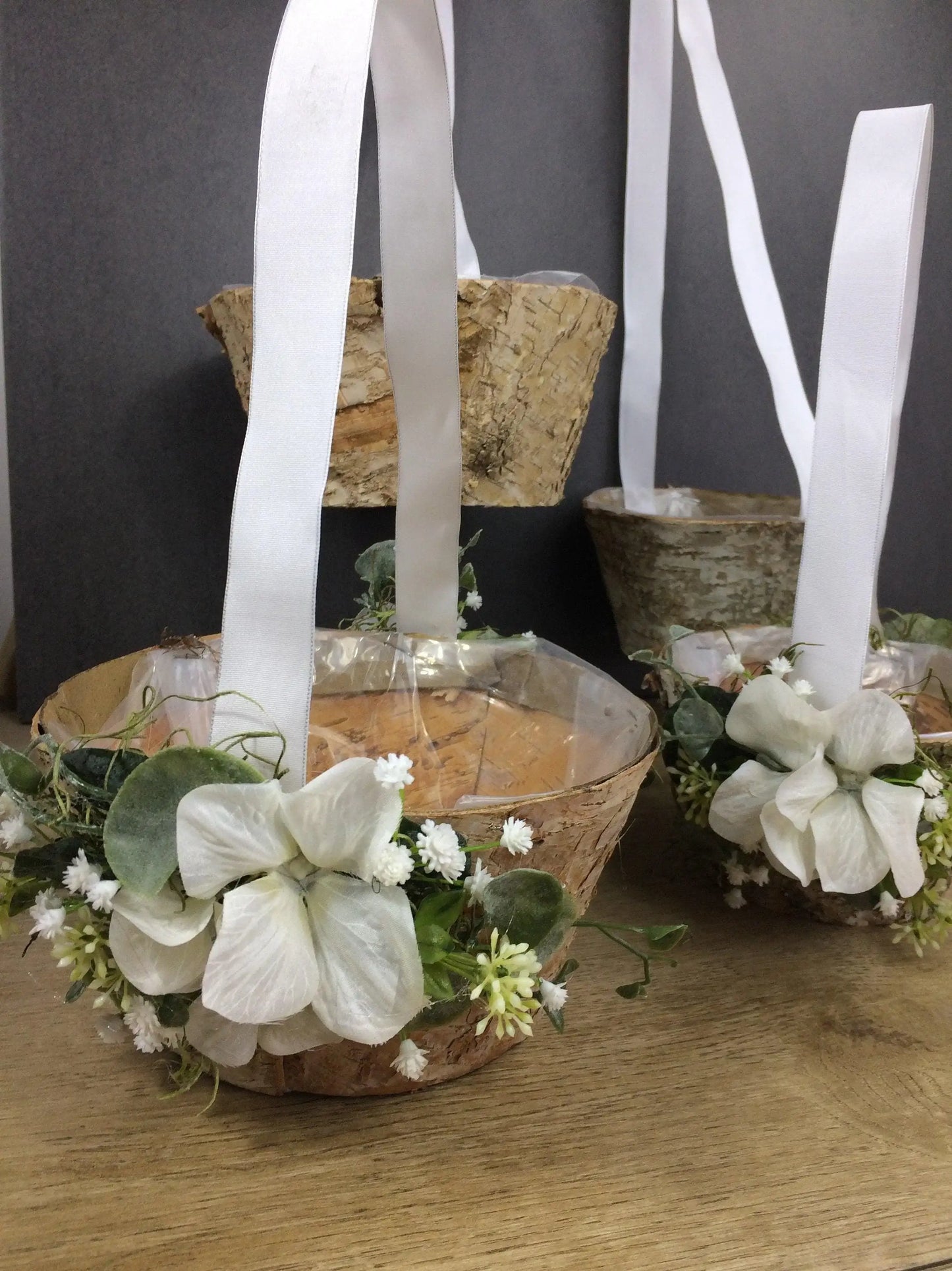 Blumenmädchen Korb Blumenmädchen Korb Blumenkörbchen Streukörbchen Blumenstreukörbchen Birke Eukalyptus Hortensie – handgemacht aus Seiden- und Kunstblumen, langlebig & pflegeleicht von SarahsFlowerStudio