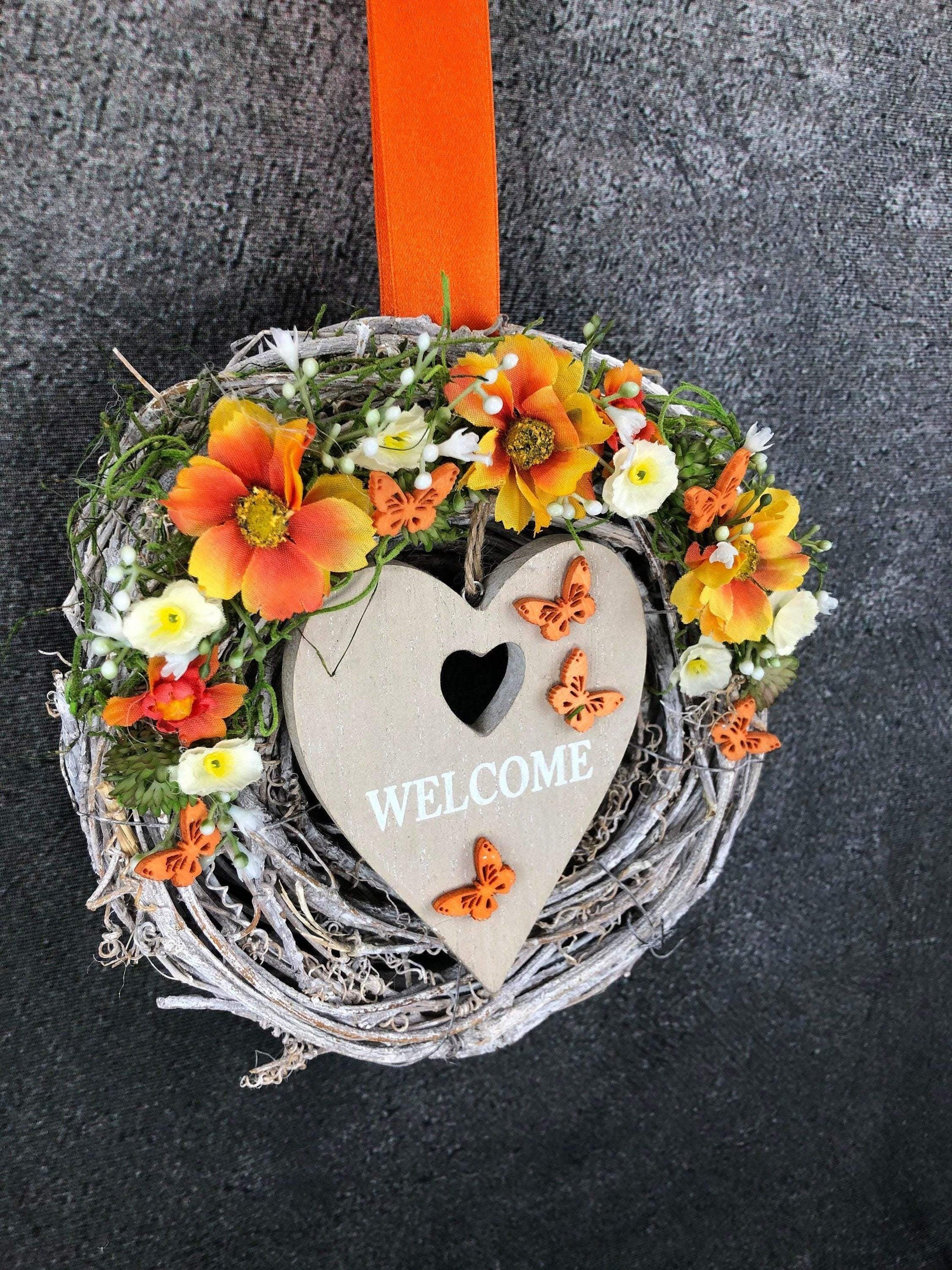 Türkranz Türdeko Türschmuck Herz Welcome Modern ganzjährig Tür Schmuck Schmetterling Herbst – handgemacht aus Seiden- und Kunstblumen, langlebig & pflegeleicht von SarahsFlowerStudio