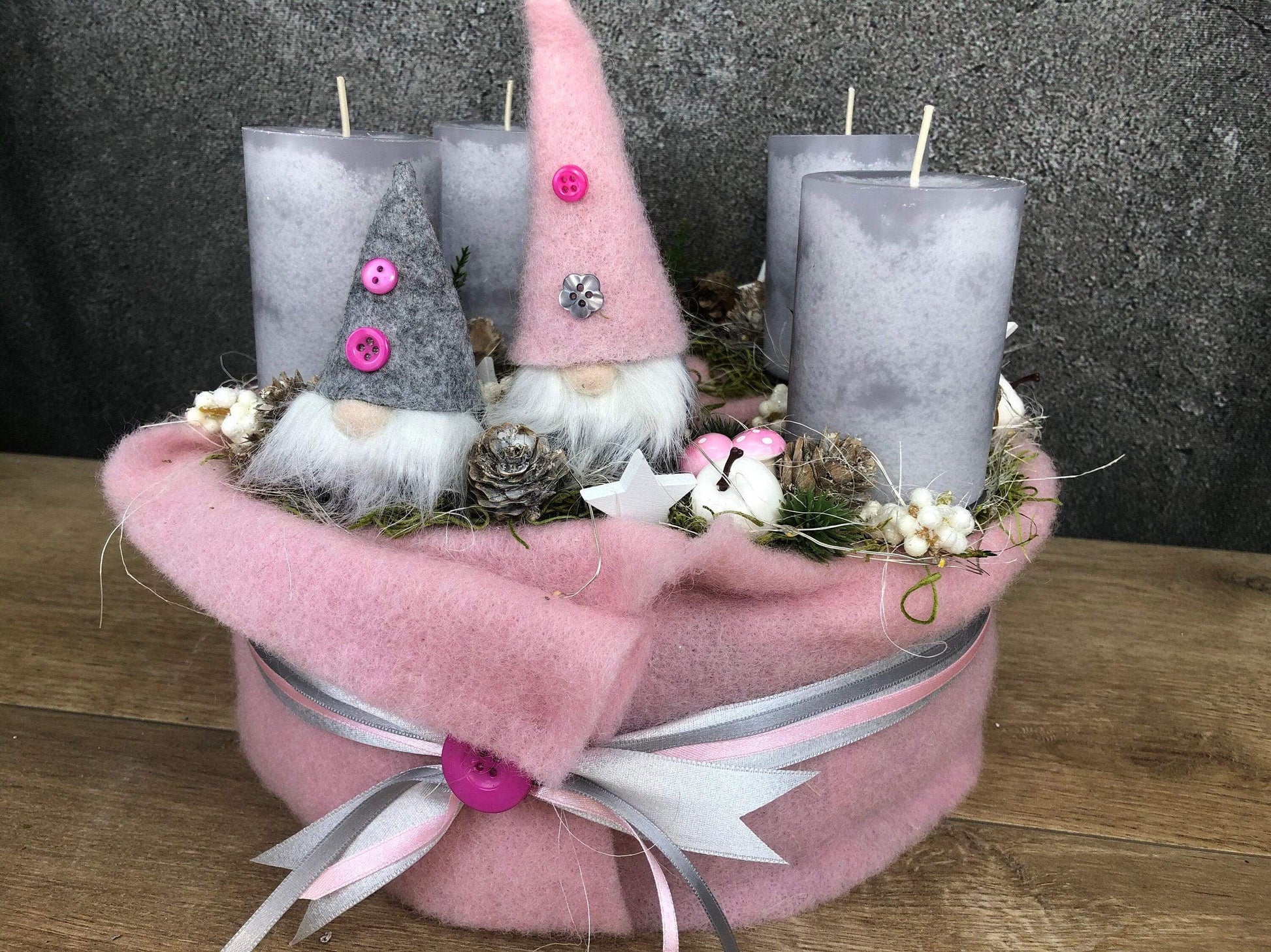 Adventskranz Adventskalender – handgemacht aus Seiden- und Kunstblumen, langlebig & pflegeleicht von SarahsFlowerStudio