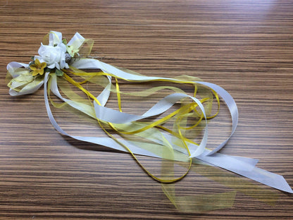 Autoschmuck Set 3 Teilig Gesteck und Schleifen Autodekoration Hochzeit Kutschen Kutschendekoration Deko Dekoration Hochzeit Wedding – handgemacht aus Seiden- und Kunstblumen, langlebig & pflegeleicht von SarahsFlowerStudio