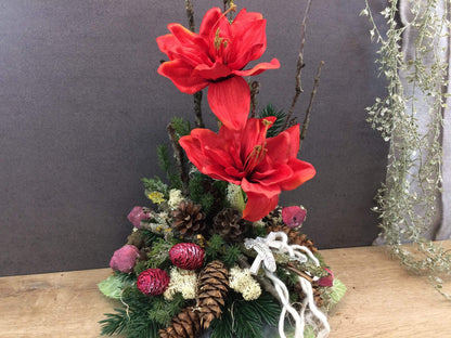 Grabgesteck Grabschmuck Amaryllis auf Beton Platte Grabdekoration Grabschmuck AllerheiligenTanne Exoten Filzschnur Amaryllis – handgemacht aus Seiden- und Kunstblumen, langlebig & pflegeleicht von SarahsFlowerStudio