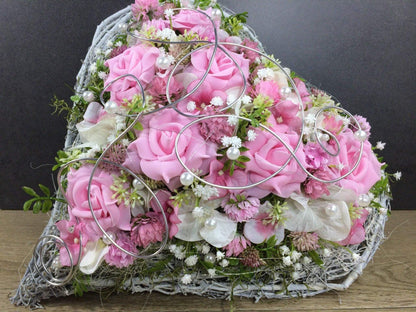 Grabgesteck Grabschmuck Herz Farbwunsch Grabdeko Grabdekoration – handgemacht aus Seiden- und Kunstblumen, langlebig & pflegeleicht von SarahsFlowerStudio