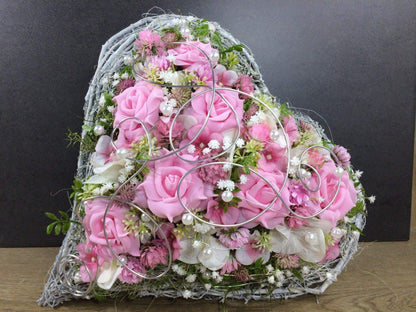 Grabgesteck Grabschmuck Herz Farbwunsch Grabdeko Grabdekoration – handgemacht aus Seiden- und Kunstblumen, langlebig & pflegeleicht von SarahsFlowerStudio