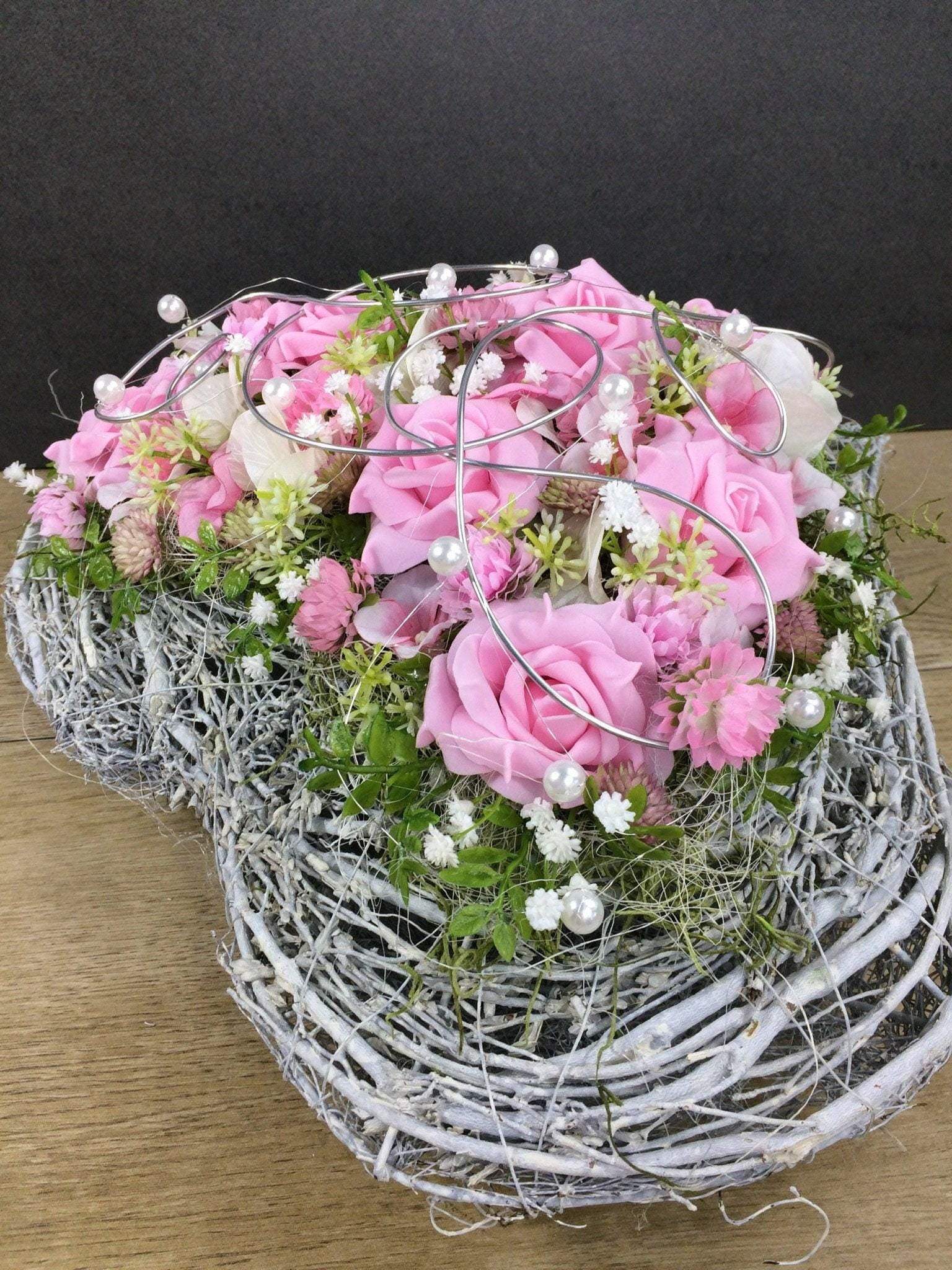 Grabgesteck Grabschmuck Herz Farbwunsch Grabdeko Grabdekoration – handgemacht aus Seiden- und Kunstblumen, langlebig & pflegeleicht von SarahsFlowerStudio
